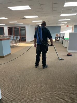 Office Cleaning in Milwaukee, WI (1)